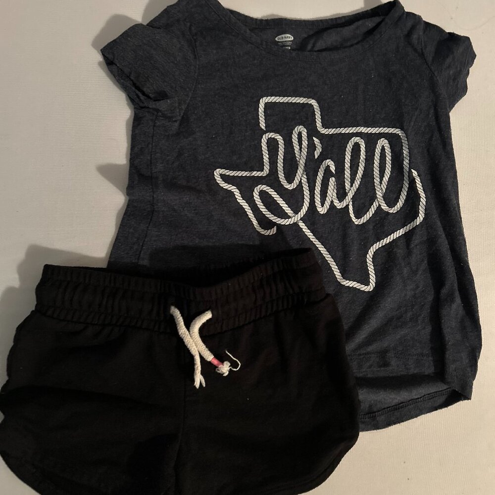 GIRLS OLD NAVY TOP AND CAT AND JACK SHORTS SIZE XS